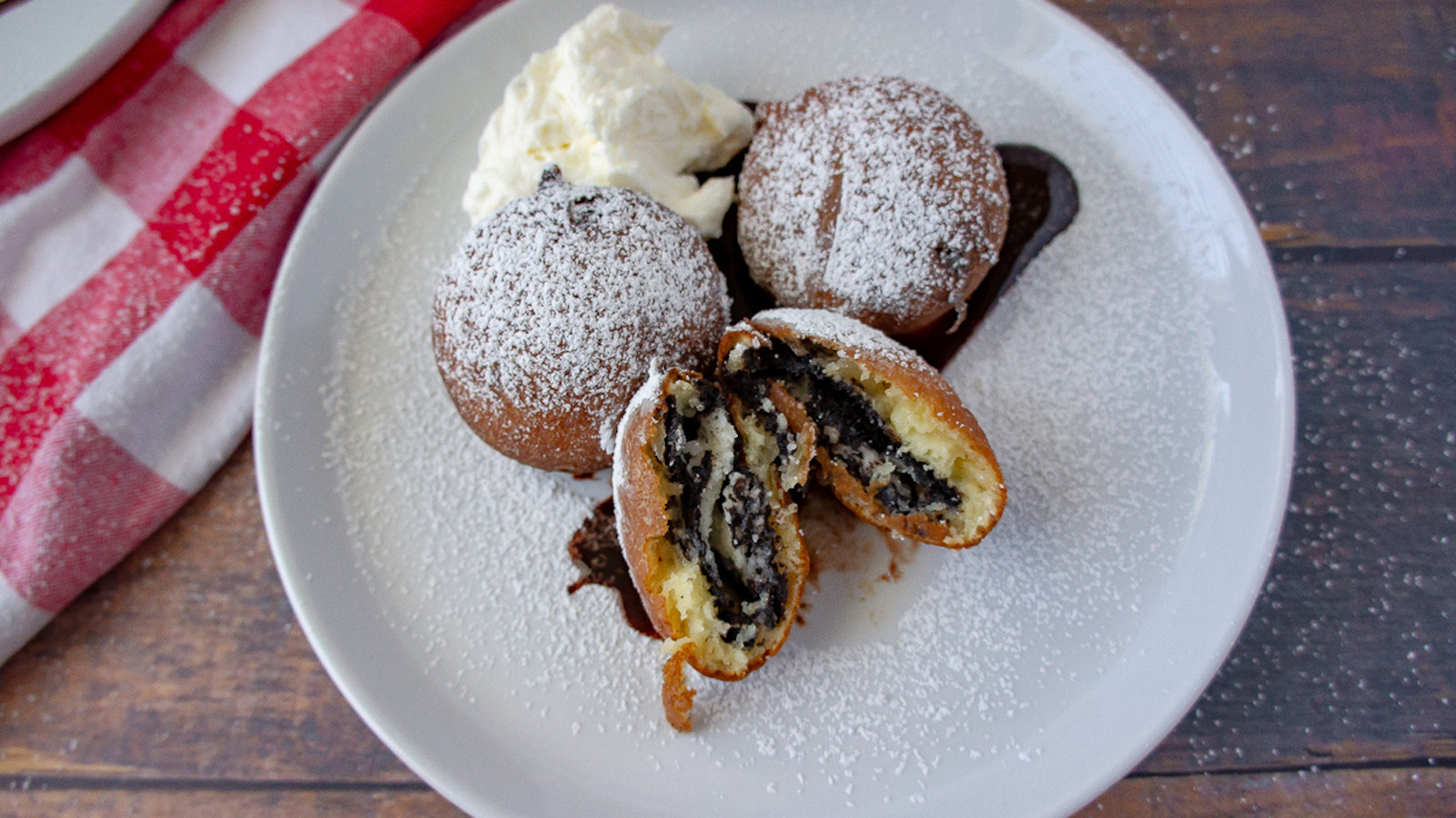 Dredge Oreos In Pancake Batter For The Easiest DeepFried Cookies