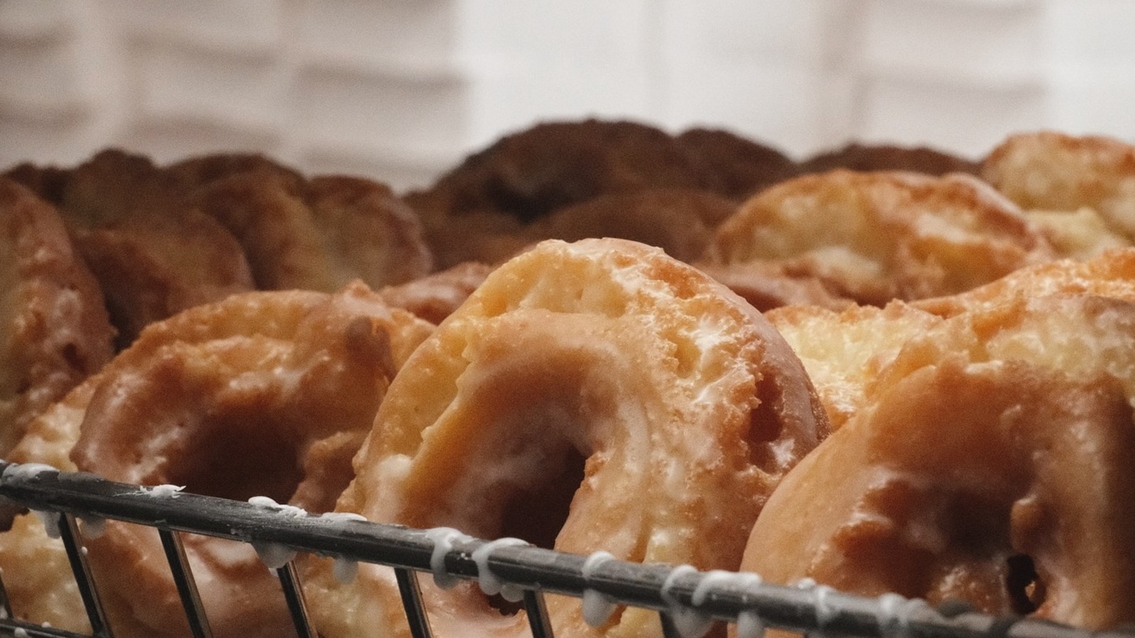 This Detroit Donut Shop Barely Closes Its Doors, And People Still Line Up For It