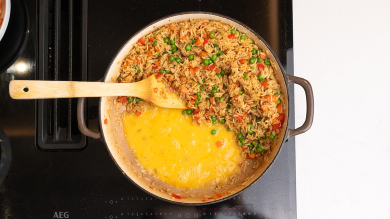 scrambling eggs for fried rice