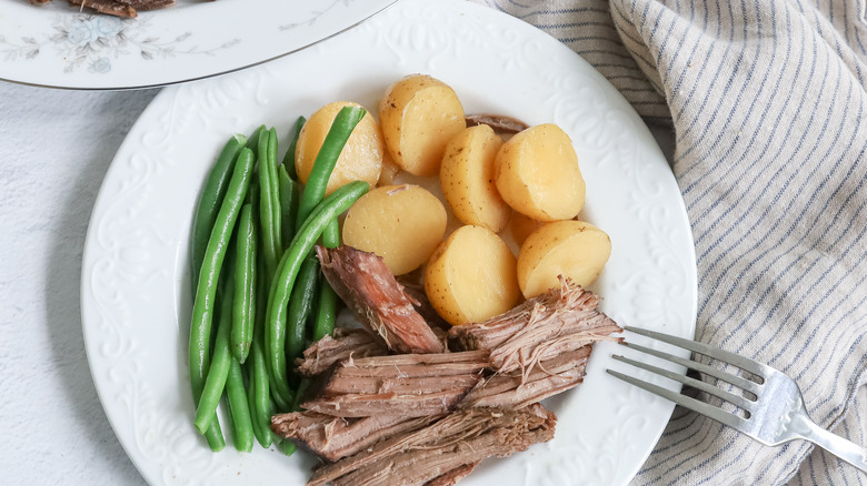 meat potatoes and green beans