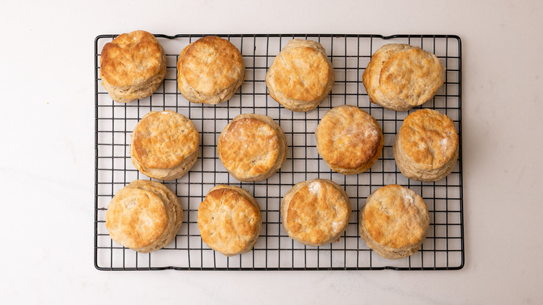 cinnamon biscuits on cooling rack