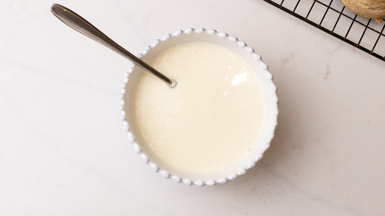 cream cheese glaze in bowl