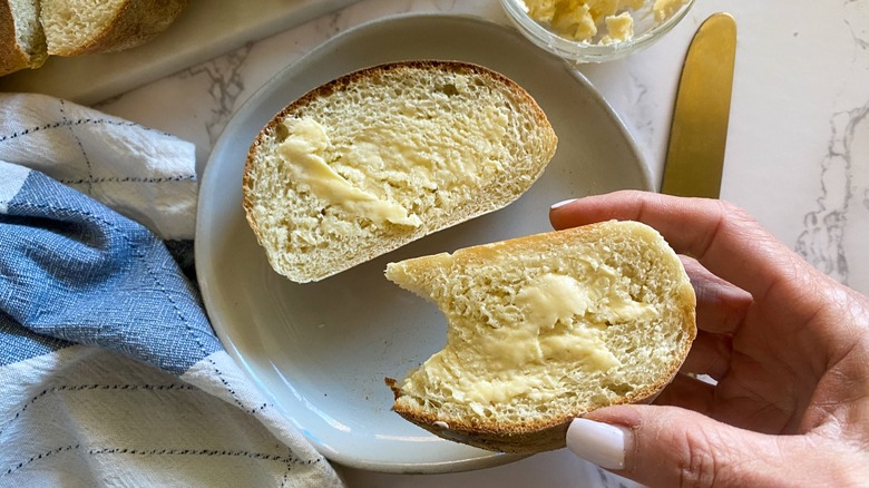 buttered slices of french bread
