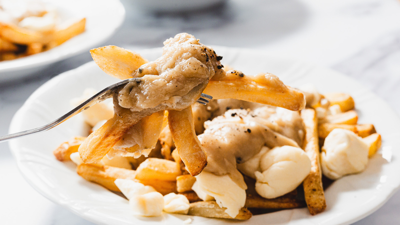 Easy Traditional Canadian Poutine Recipe