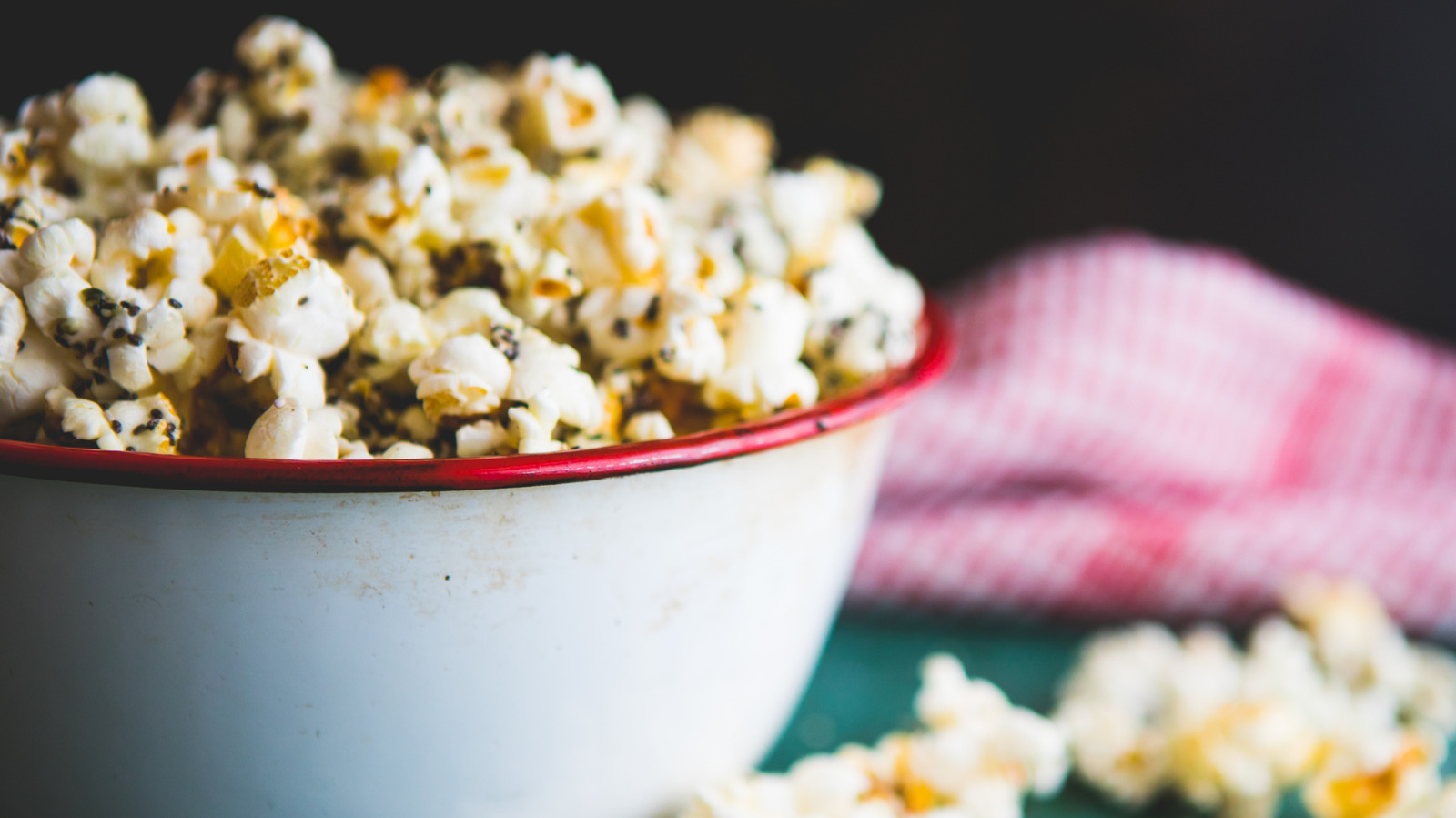 Ditch Bagged Popcorn: A Smarter Way To Make Microwave Popcorn That's Eco-Friendly