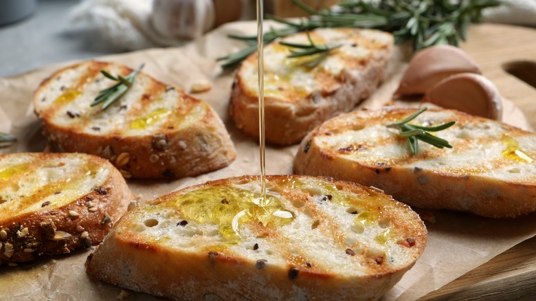 Sliced garlic bread with grill marks