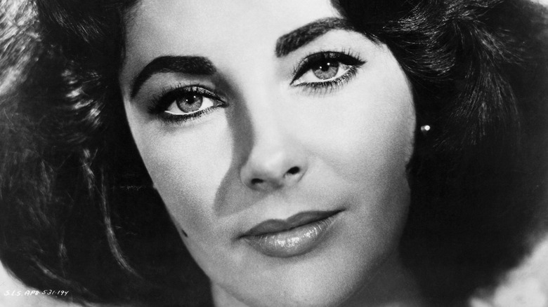 closeup of Elizabeth Taylor