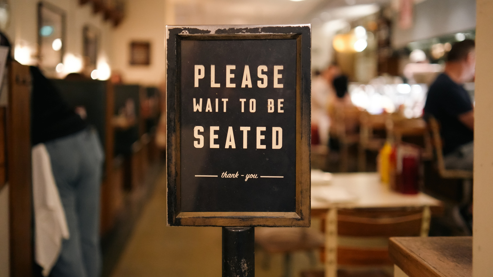 Even If There Are Open Tables At A Restaurant, Never Seat Yourself. Here's Why