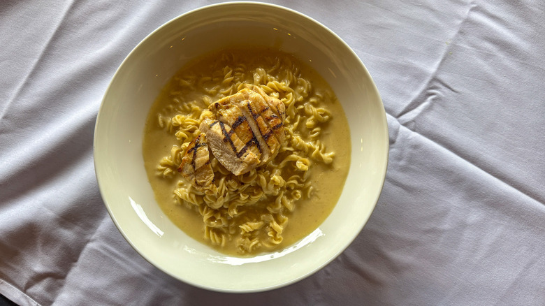 Plate of chicken alfredo pasta