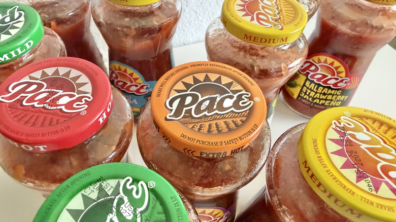 Close up of Pace lids on salsa jar