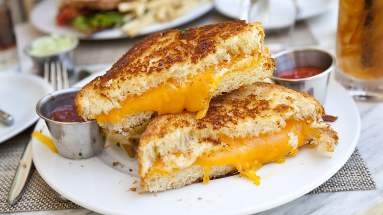 sliced grilled cheese sandwich