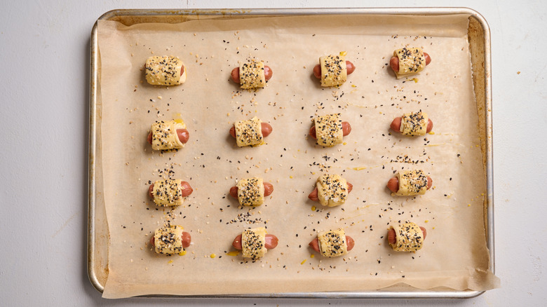 sausage rolls sprinkled with everything bagel seasoning