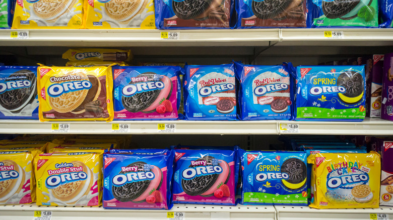 Different Oreo cookie varieties