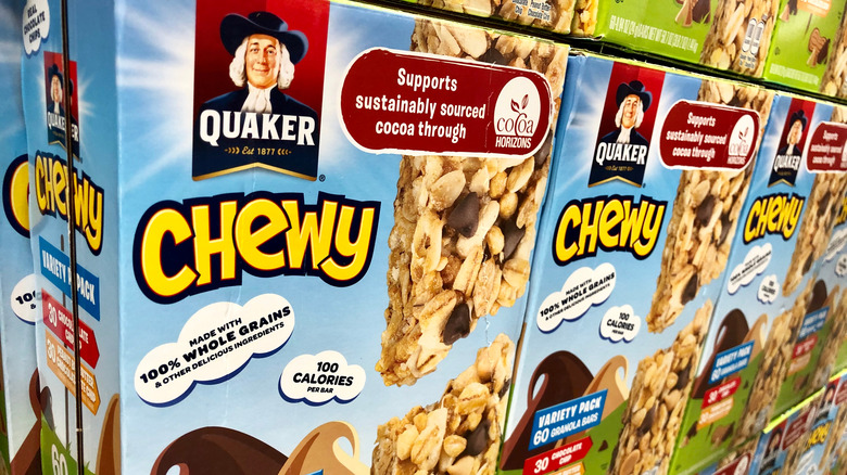 Quaker Oats chewy granola bars