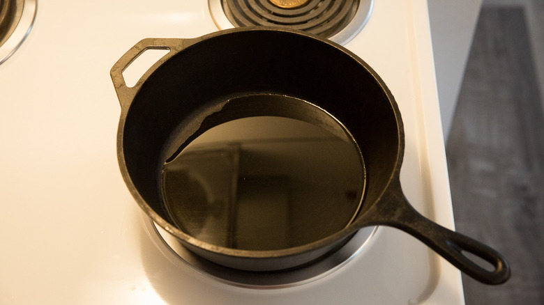 oil heating in iron pot
