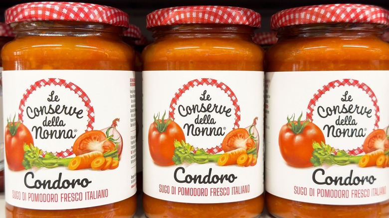 Italian pomodoro sauce jars