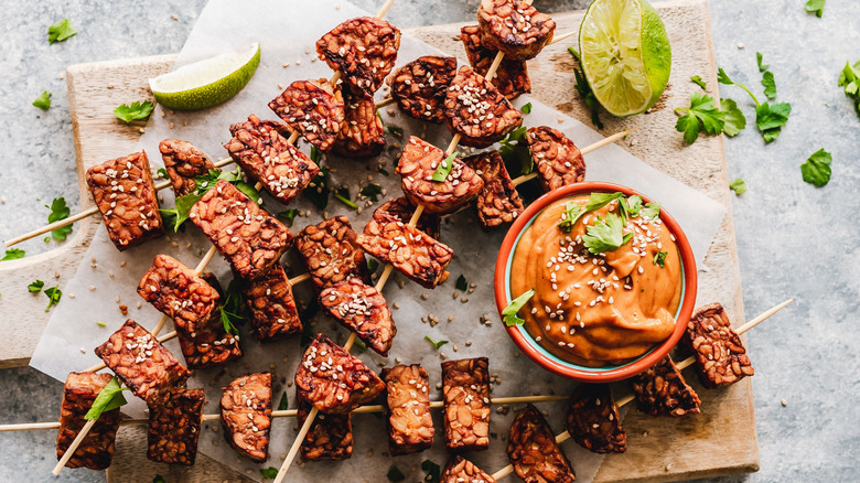 Tempeh skewers satay peanut sauce