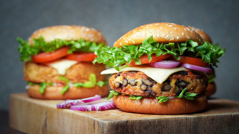 Vegan tempeh burgers