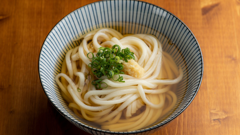 Pasta noodles with leeks