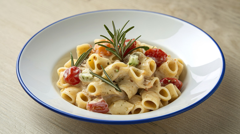 Vegetable pasta with rosemary