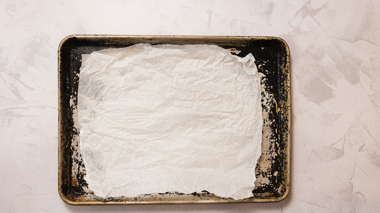 baking sheet with parchment paper
