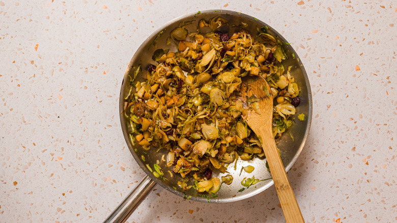Pan with caramelized sprouts, pears, and cranberries
