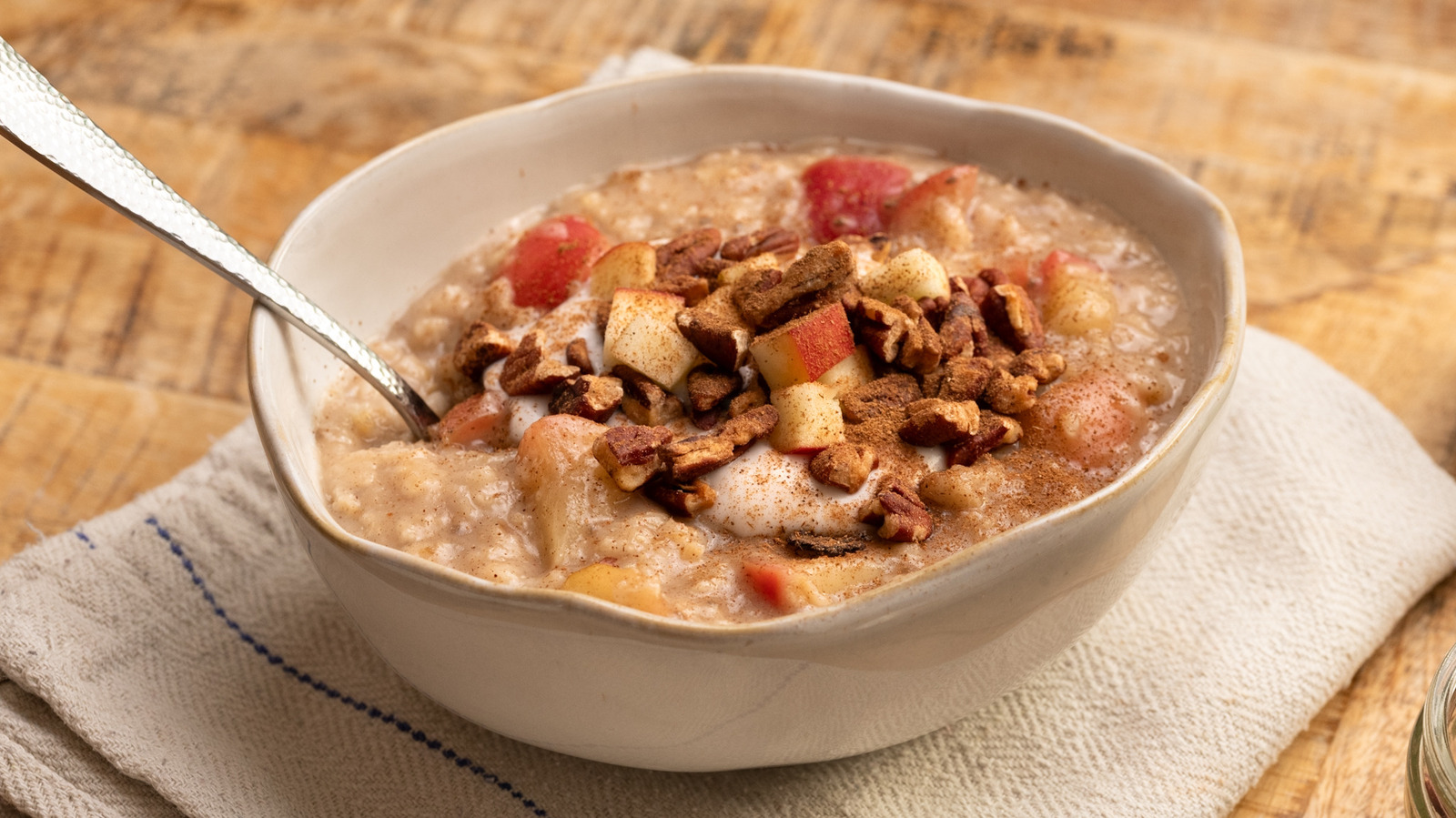 Fall-Worthy Stovetop Apple Cinnamon Oatmeal Recipe - Tasting Table