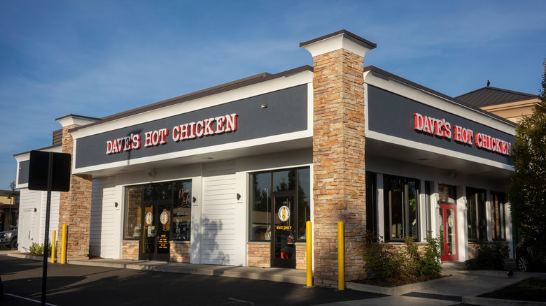 Dave's Hot Chicken exterior and parking lot