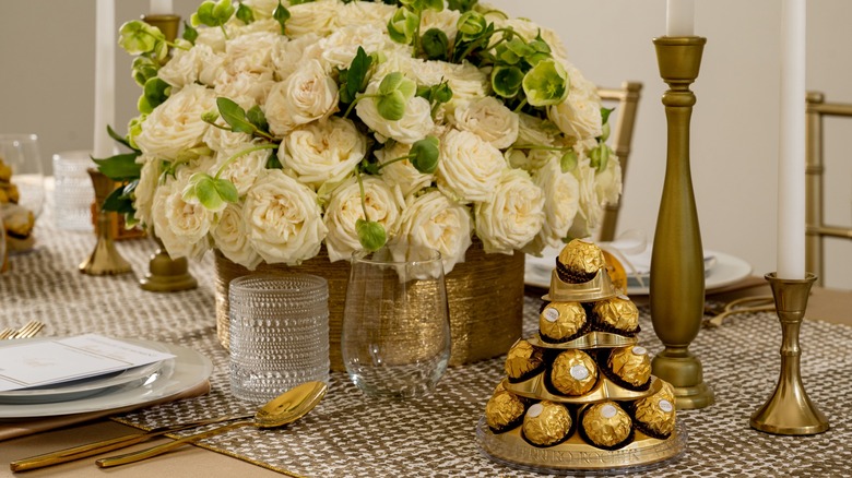 Ferrero Rocher Golden Hosting Kit
