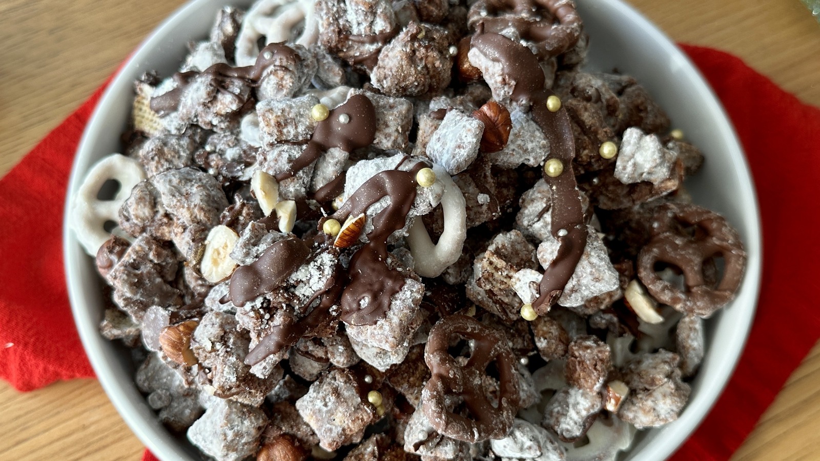 Festive Holiday Muddy Buddies Recipe