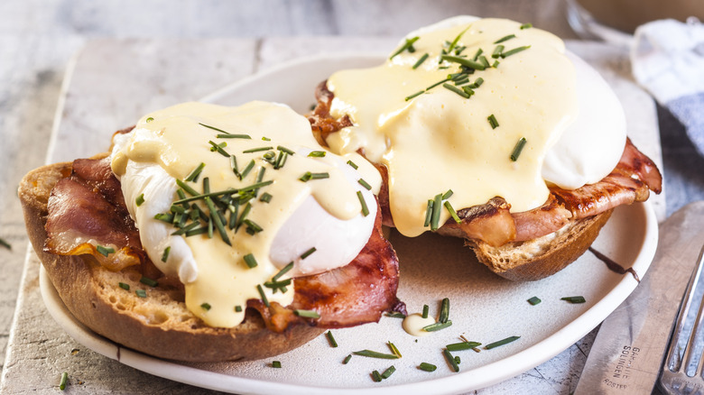 Plate of eggs benedict