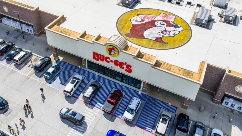 overhead view of a Buc-ee's store