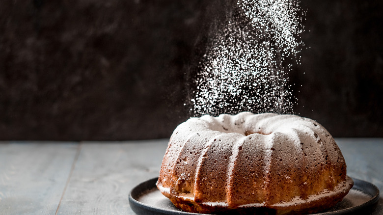 powdered sugar on cake