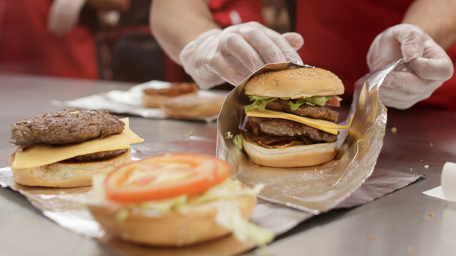 Five Guys Vs In-N-Out: Which Chain Uses Higher-Quality Beef? - Tasting Table