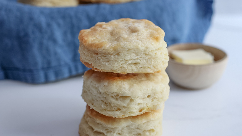 biscuits butter and blue napkin