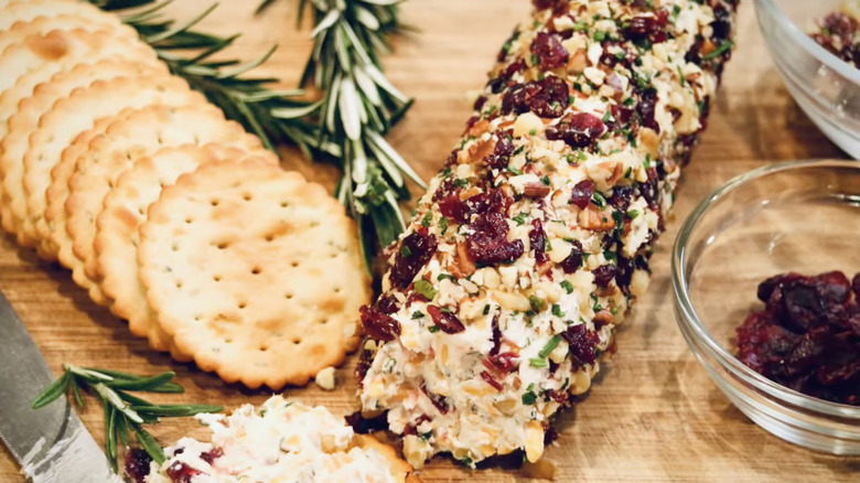 goat cheese log with trail mix