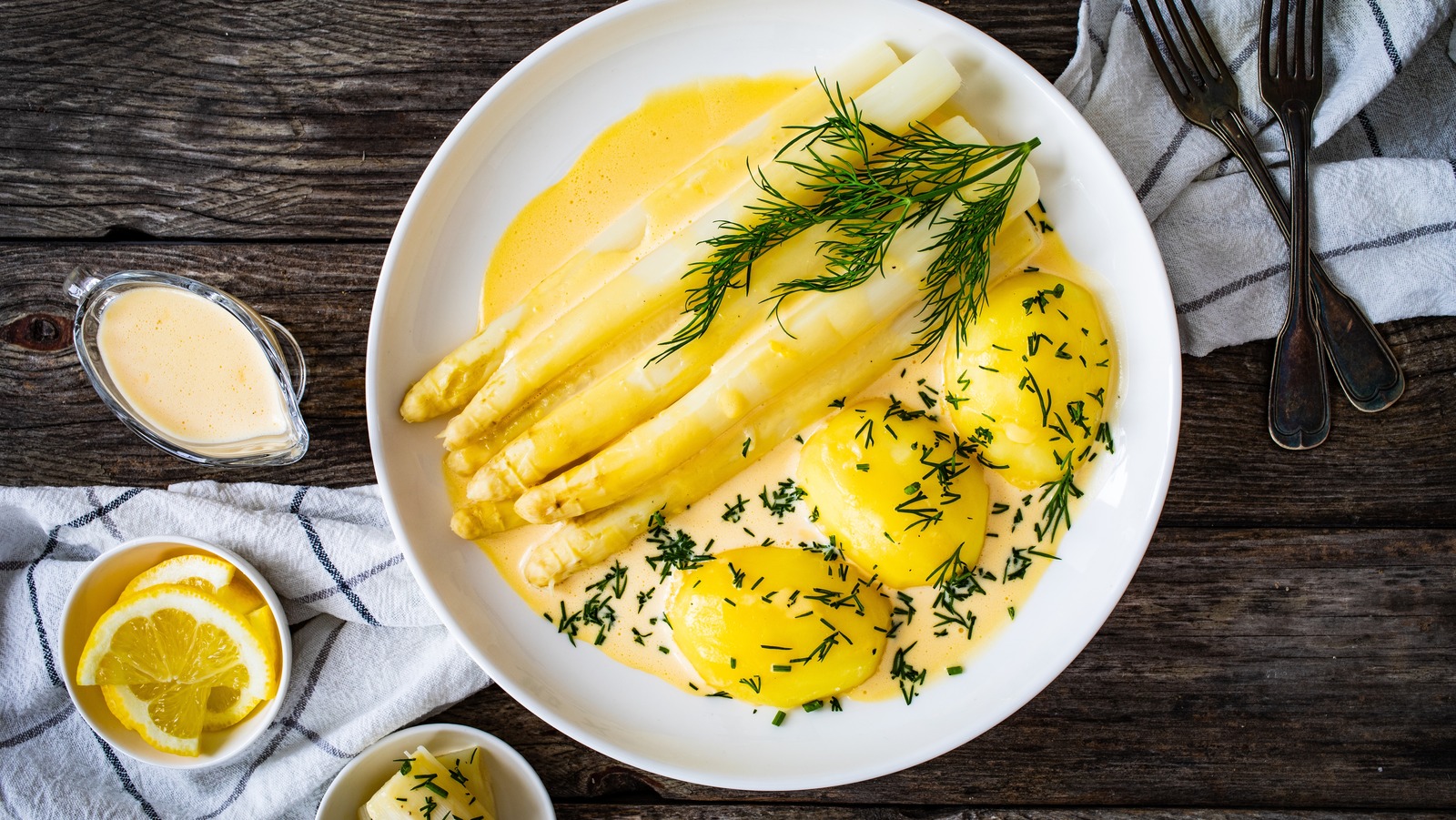 For A Smoother Hollandaise Sauce, Use Your Blender