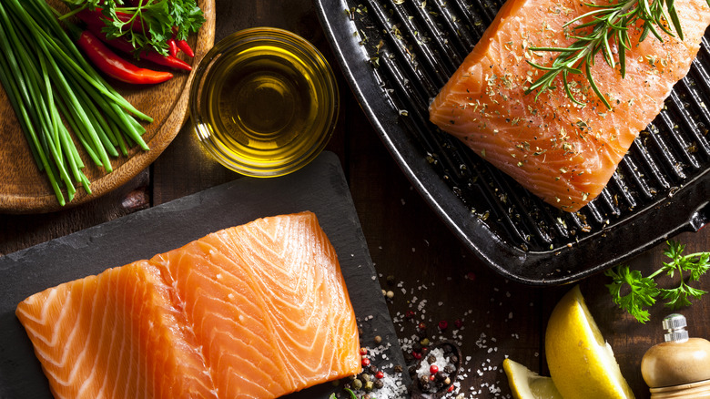 Salmon fillets and olive oil