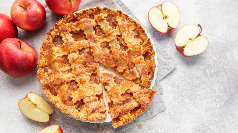 Apple pie with red apples