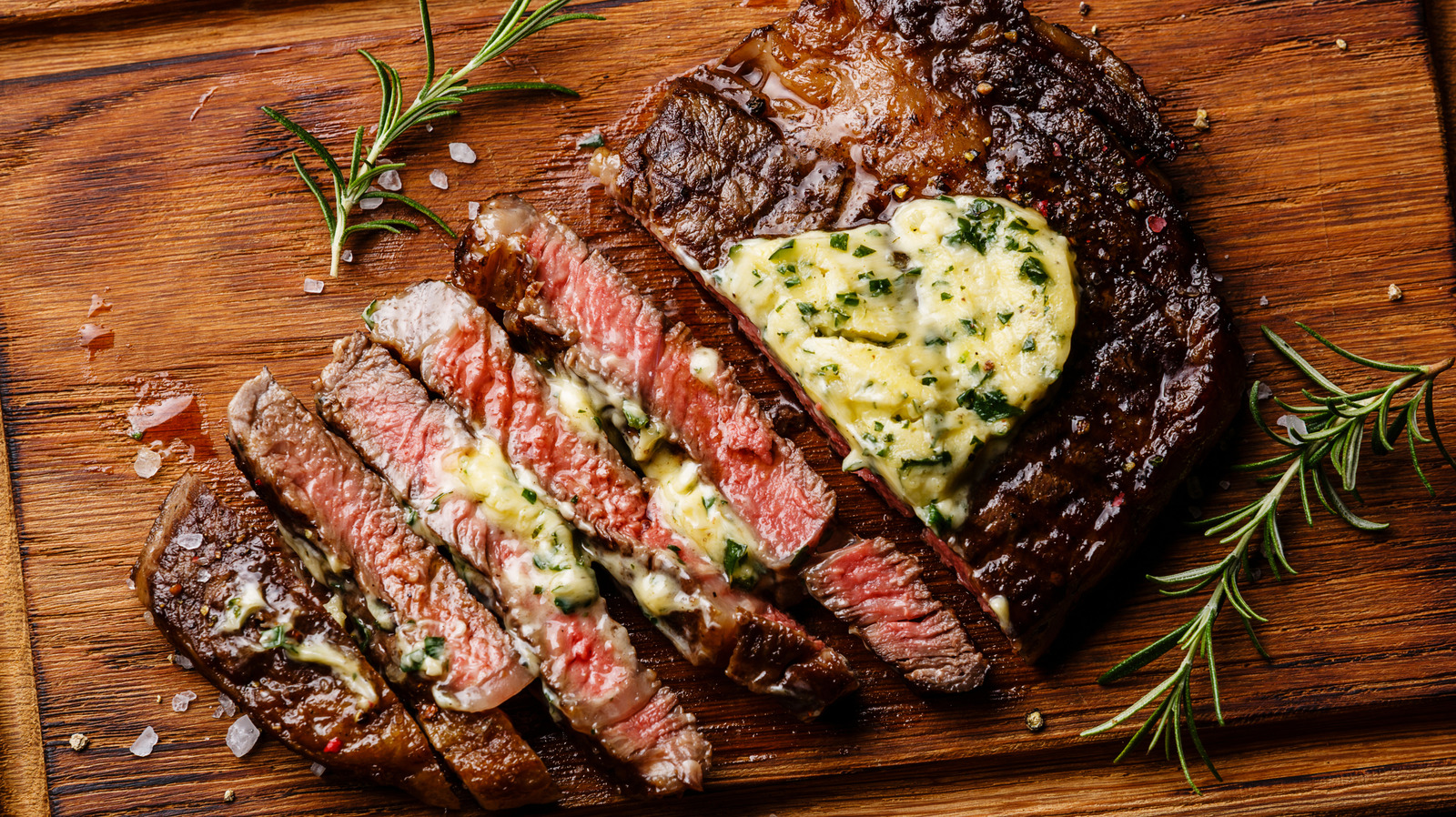 For Steak Crust That's X10 More Flavorful, Rub It With This Condiment In Your Fridge