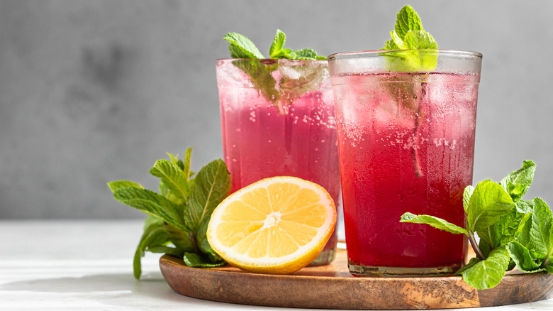 Pink lemonade cocktails with mint