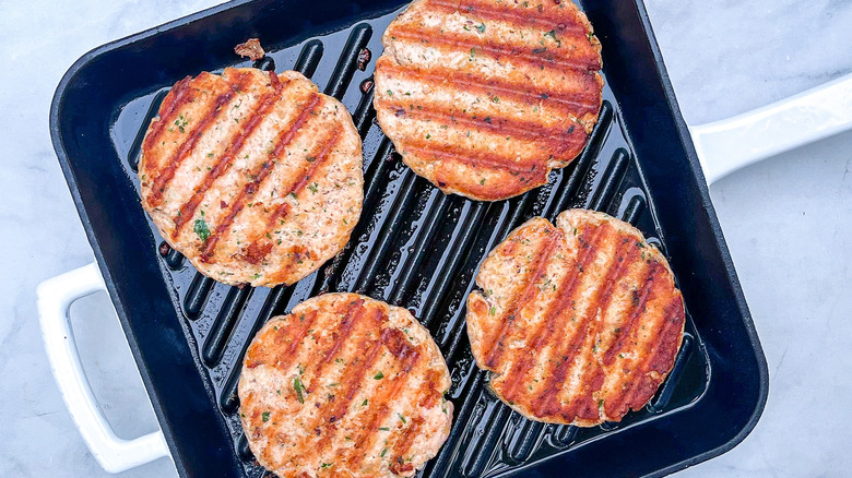 grilled salmon burgers