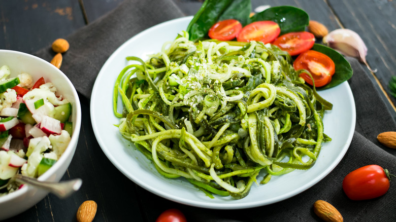 Zucchini noodles with tomatoes and basil