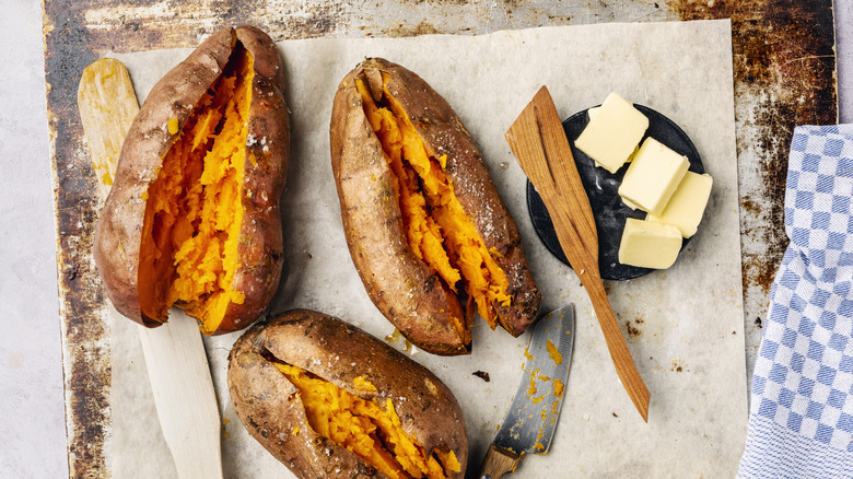 Roasted sweet potatoes with butter