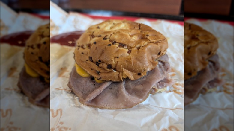 Arby's Classic Beef 'n Cheddar sandwich