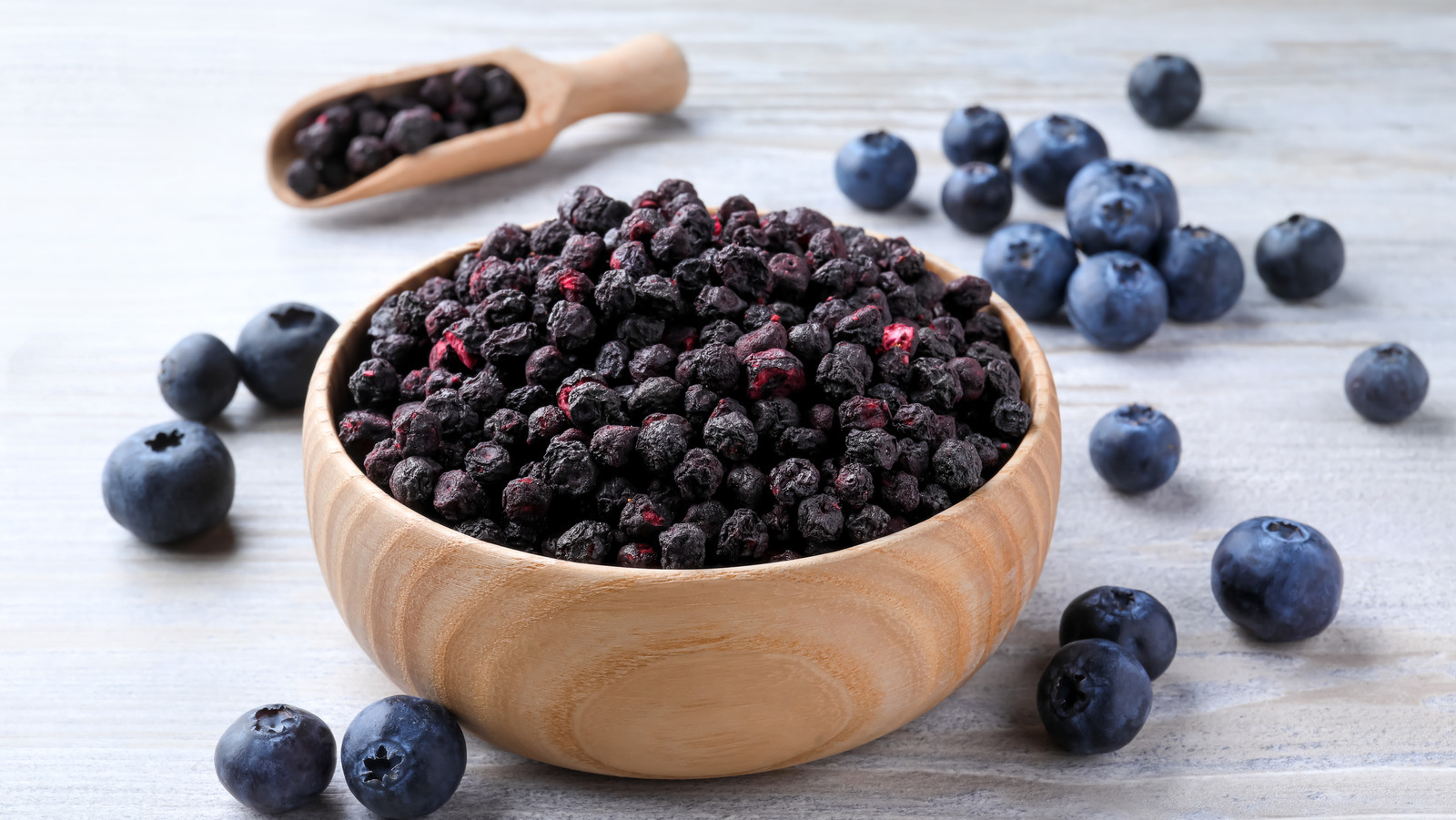 Forget Raisins And Dry Blueberries In Your Oven For A Sweet Snack