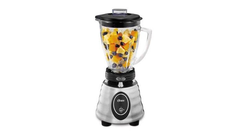 A beauty shot of the Oster Classic Series Heritage Blender on a white background