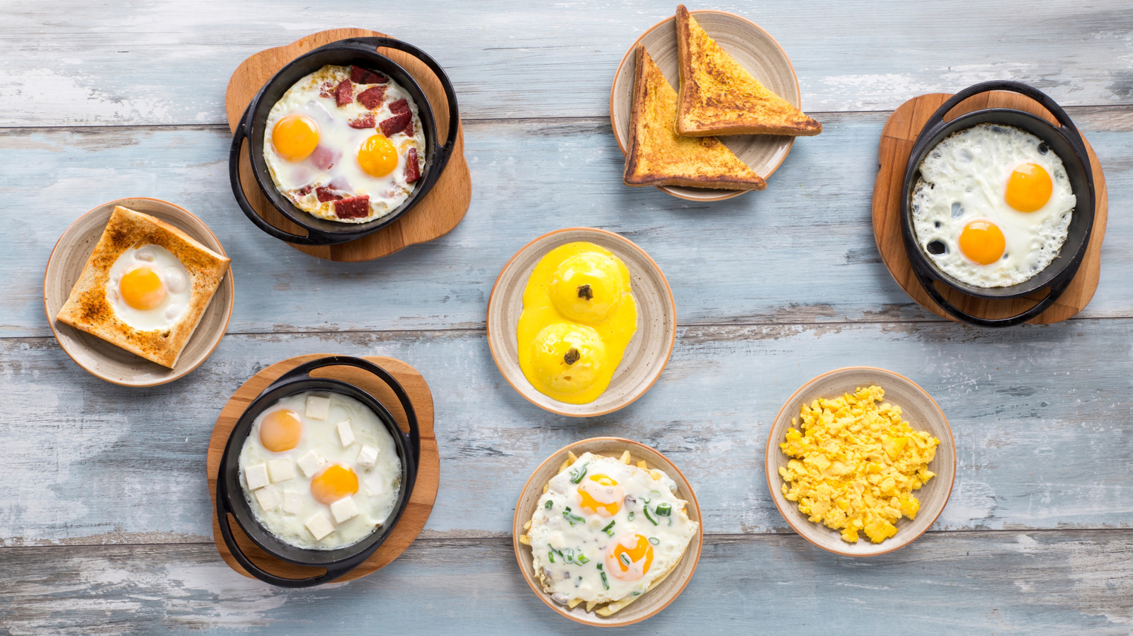This Simple Egg Trick Solves The Scrambled Vs Fried Breakfast Dilemma - Tasting Table