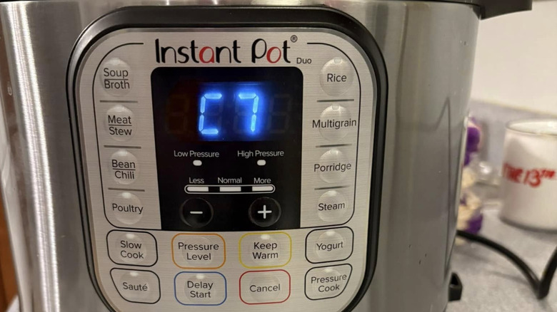 The screen of an Instant Pot showing the error code C7