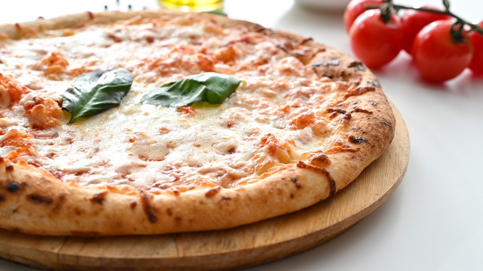 Customers Love This Frozen Pizza For Its Fresh Taste, Despite The Near $14 Price Tag